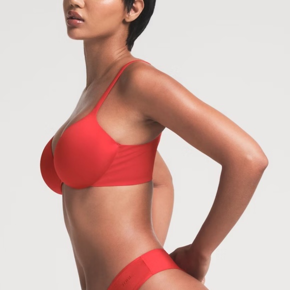 Teardrop Push-Up Bra (SKIMS Ultimate | 34DD) - Picture 4 of 10